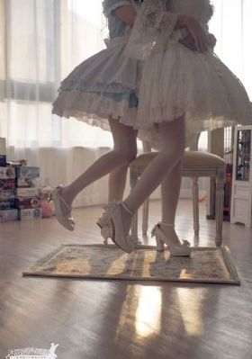 女同志在一三人行亚洲女